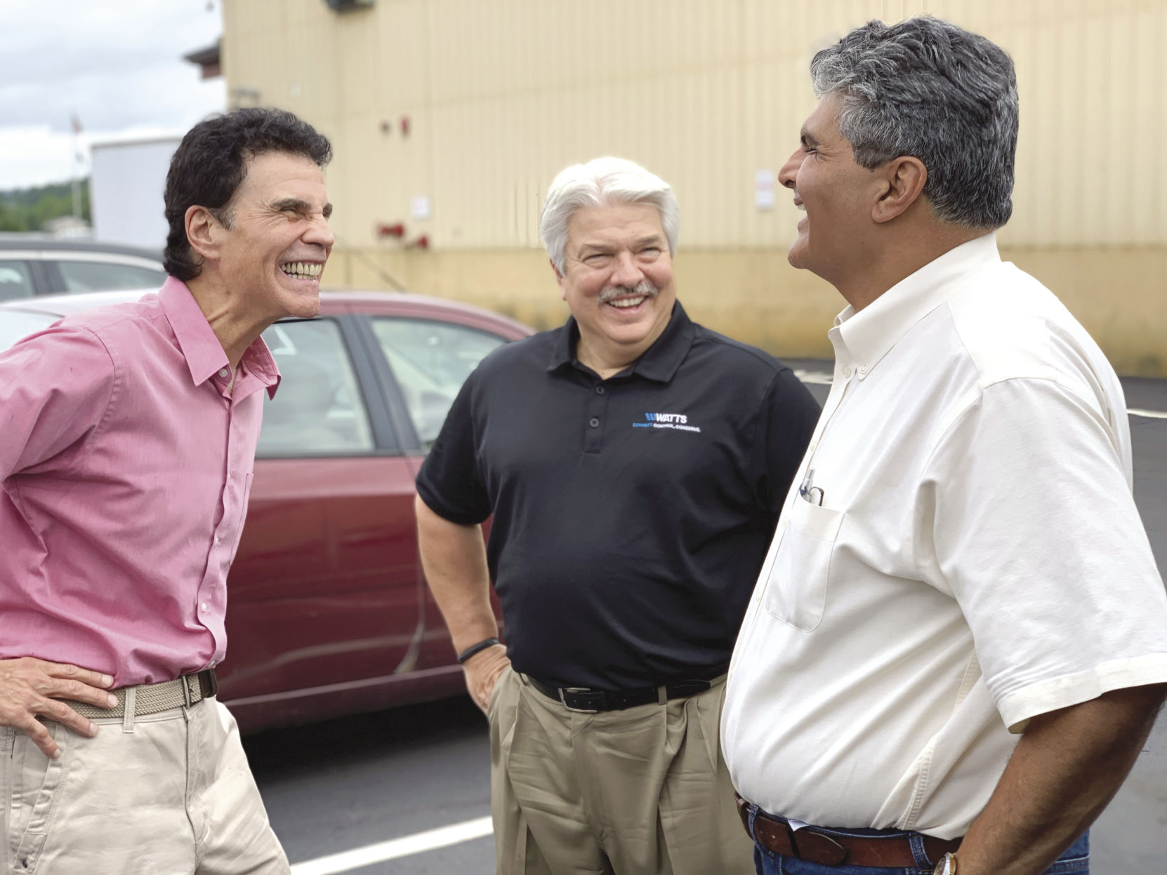 Franklin Mayor Tony Giunta visits Watts employee picnic